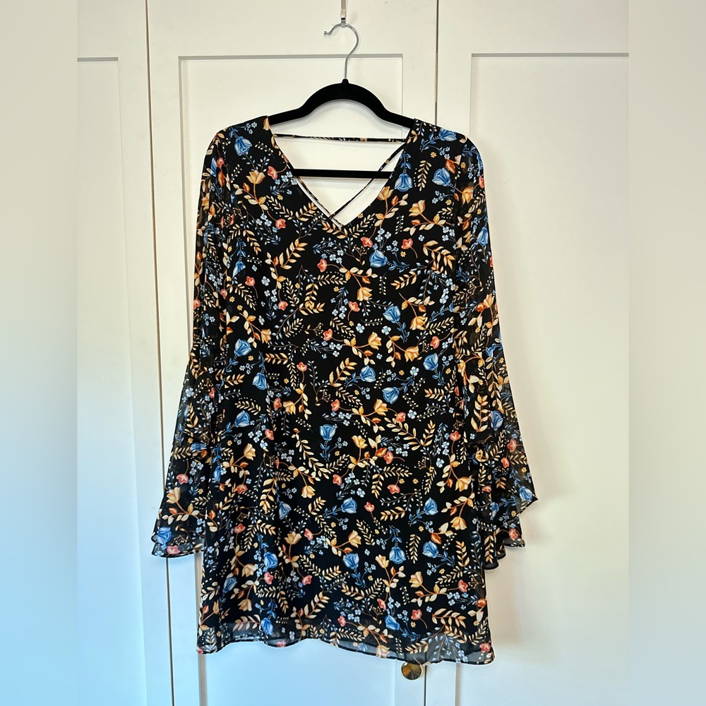Kensie Floral Bohemian Capri-Sleeved Short Dress in Women’s Small
